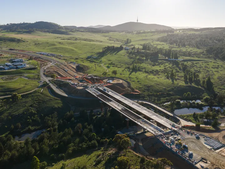20260312_lh1_dji_20260312080707_0624_d_molonglo_river_bridge_parapet_install_12_march_2026_55142728736_o