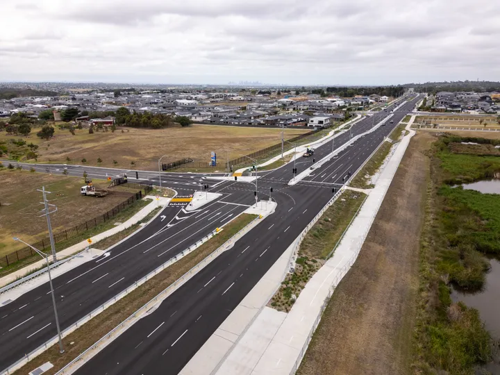 250210-bmd-mickleham-road-upgrade-mickleham-rd-aitken-college-entrance-intersection-2