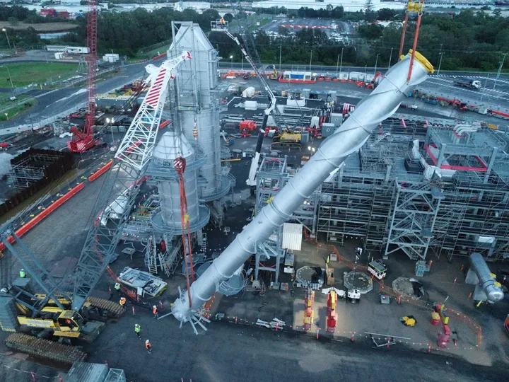 250601-future-fuels-crane-lift-(5)